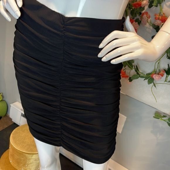 Haute Monde Ruched Mini Black Elastic Waistband High Rise Skirt Size M RefFNB - Picture 8 of 10